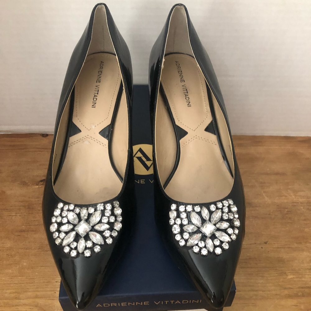 ADRIENNE VITTADINI Women's Surya Dress Pump 10M